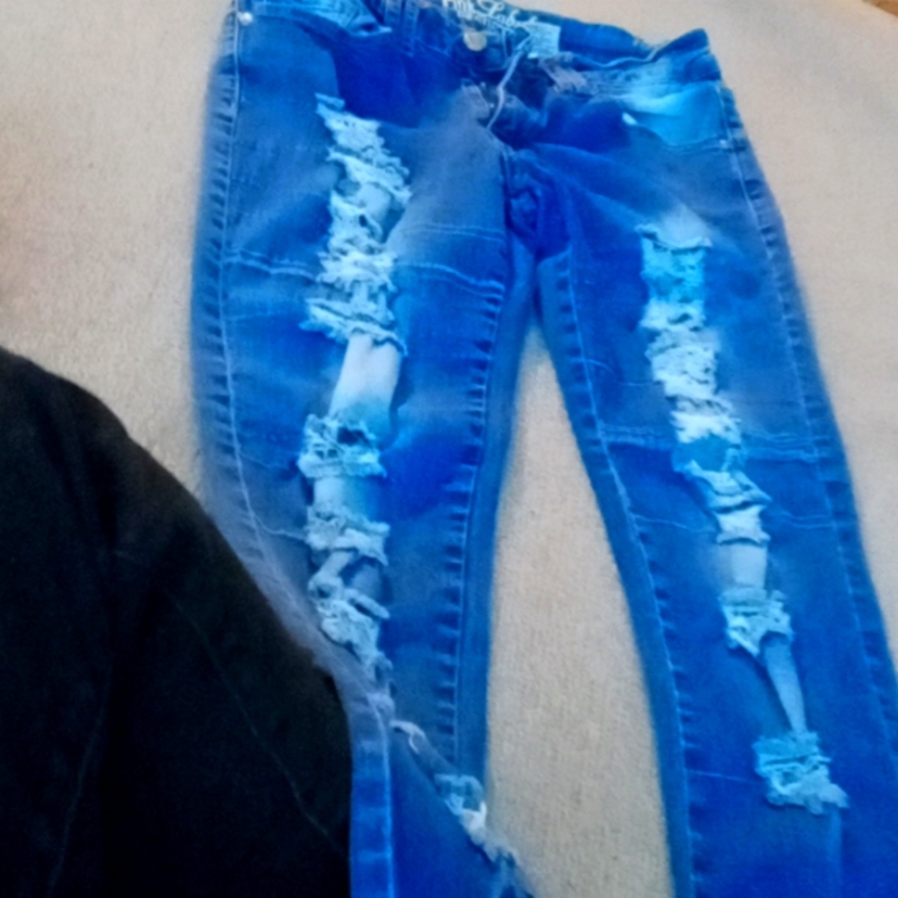 Cut jeans